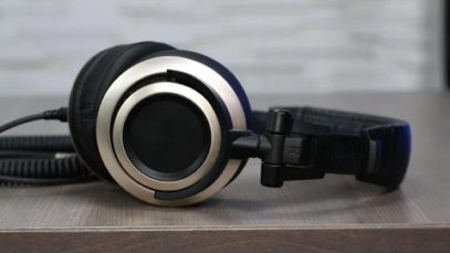 The Status Audio CB-1 headphones are no flash, all sound